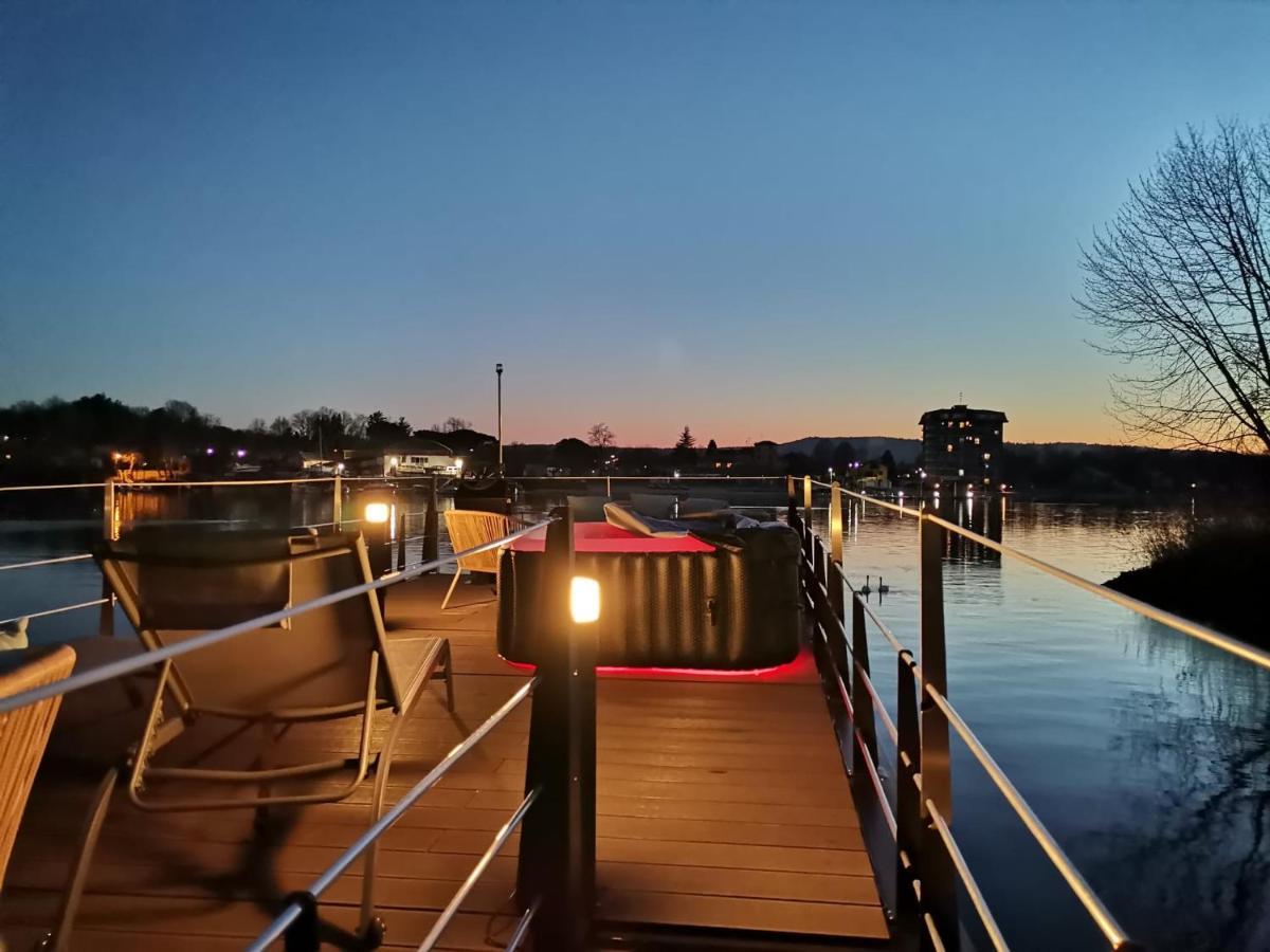 Houseboat Noemi Yacht Club Marina Di Verbella Hotel Lisanza Exterior foto