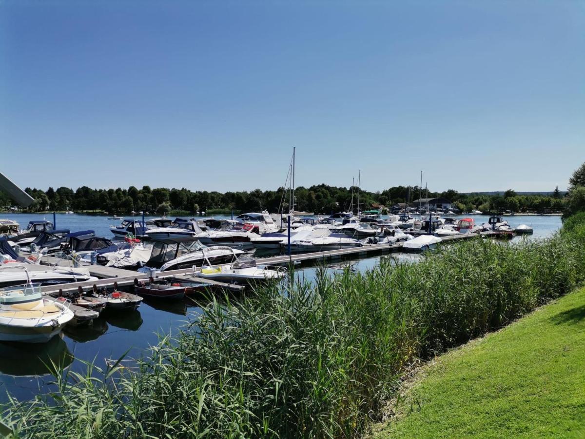 Houseboat Noemi Yacht Club Marina Di Verbella Hotel Lisanza Exterior foto