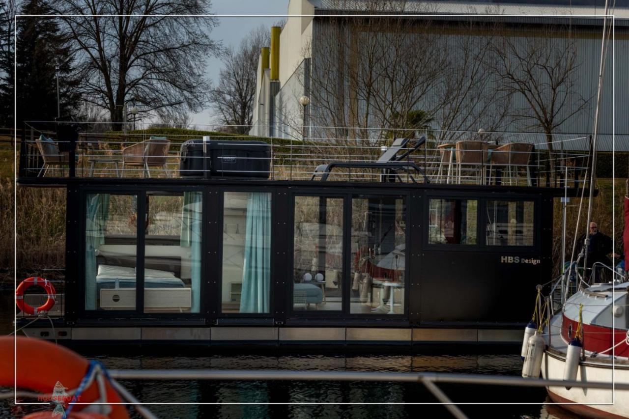 Houseboat Noemi Yacht Club Marina Di Verbella Hotel Lisanza Exterior foto